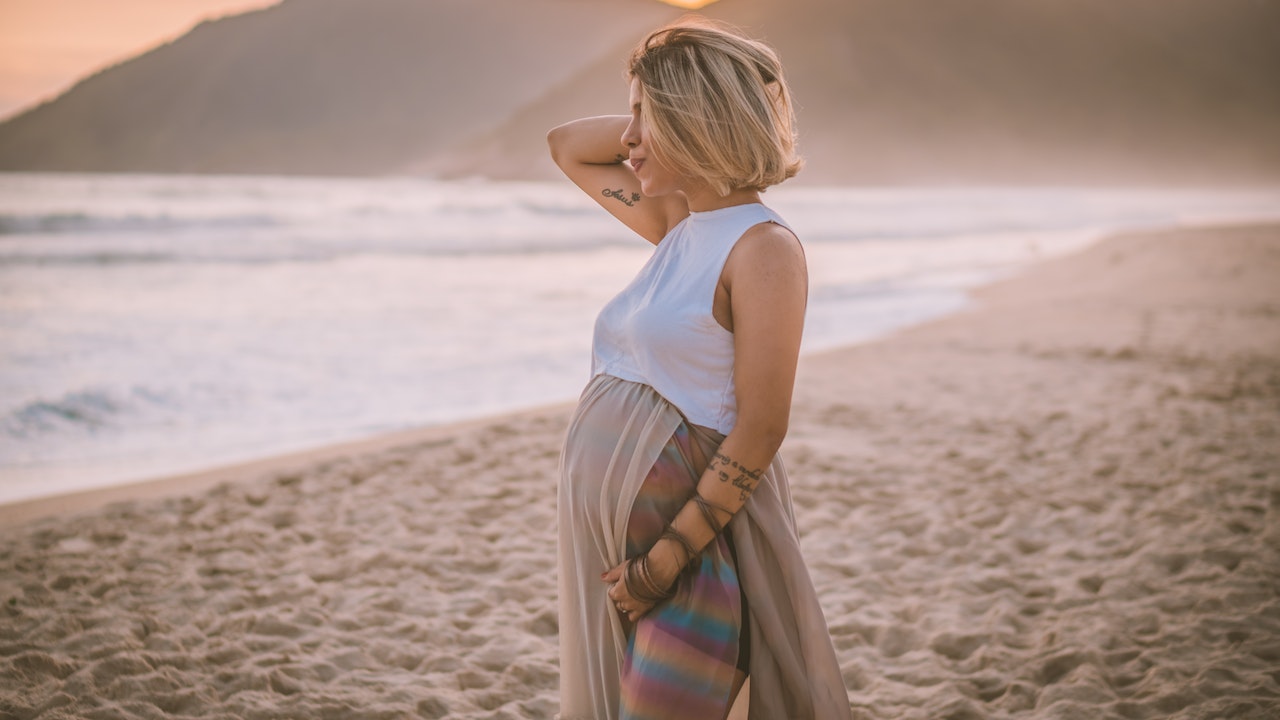 Pregnant and traveling? 8 nutrition tips for your summer adventure